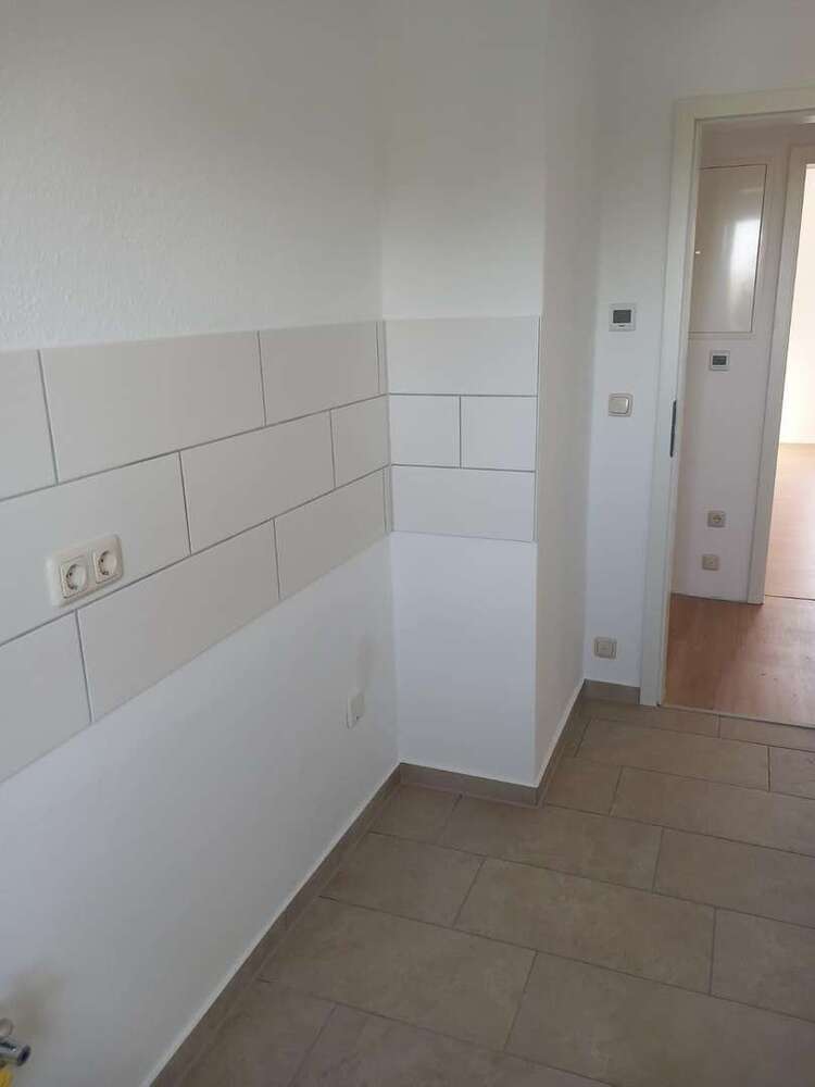 Wohnung zum Mieten in Döbeln 305 € 56.14 m²