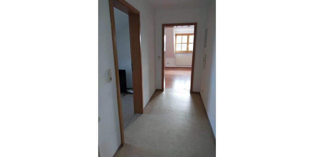Dachgeschoßwohnung Arnstorf - 2 Zimmer, 40 m&sup2;, 400&euro; | Angebot:26347025