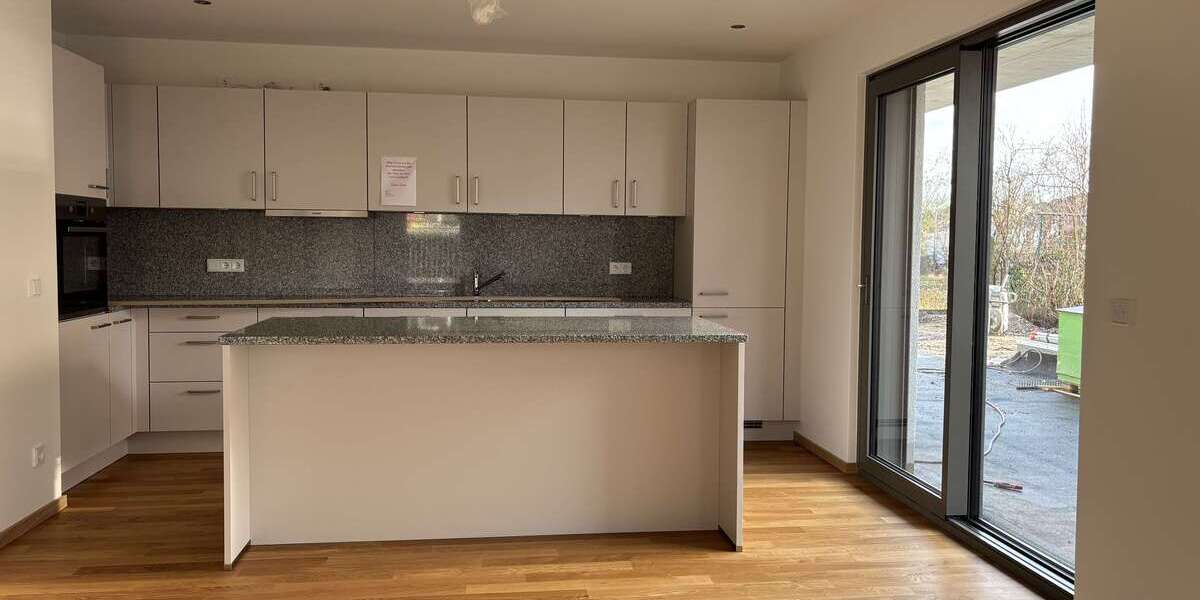 Etagenwohnung Taufkirchen - 4 Zimmer, 108 m&sup2;, 2.800&euro; | Angebot:24495817