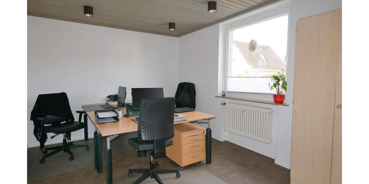 Gewerbeobjekt Tornesch - 5 Zimmer, 124 m&sup2;, 1.680&euro; | Angebot:25775259