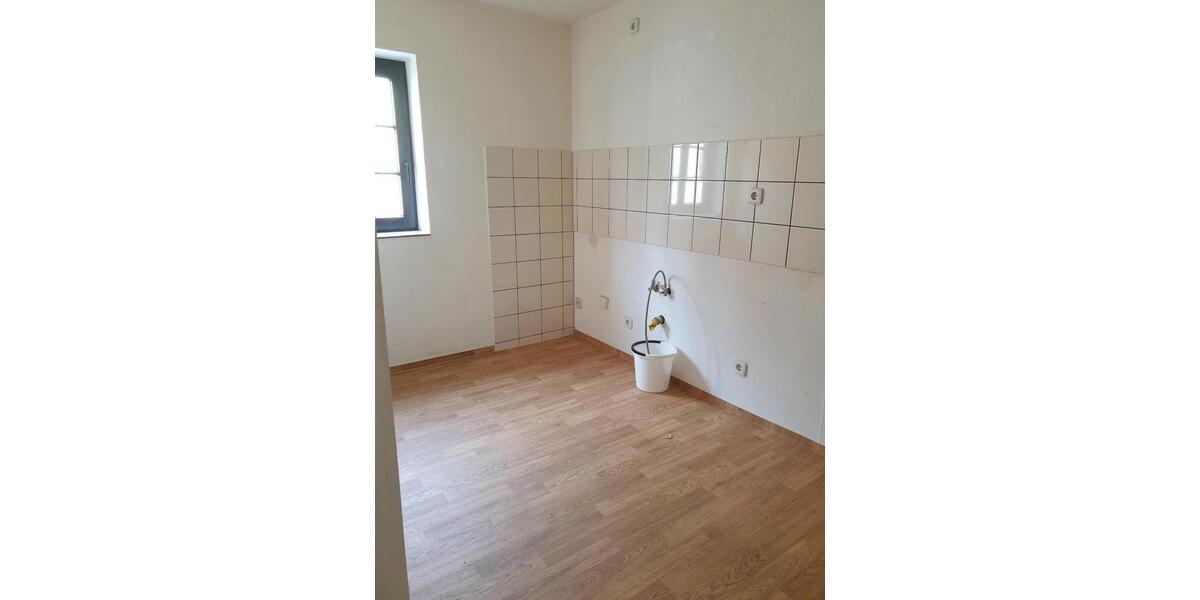 Etagenwohnung Pößneck - 2 Zimmer, 50 m&sup2;, 250&euro; | Angebot:25328753
