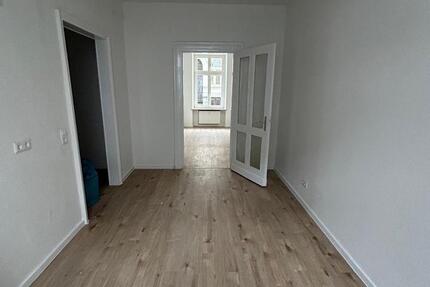 ***Stilvoll wohnen im Altbaucharme – kernsanierte 2-Zimmer-Wohnung im Erdgeschoss*** zimmer