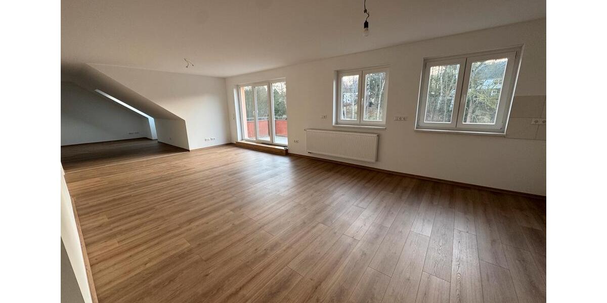 Dachgeschoßwohnung Nossen - 4 Zimmer, 115 m&sup2;, 1.250&euro; | Angebot:25312767