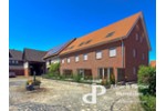 **STILVOLL WOHNEN AUF HISTORISCHEM HOF: MODERNES REIHENHAUS IN DIREKTER OKERNÄHE** - Reihenendhaus Braunschweig Heidberg-Melverode | Angebot:27242818
