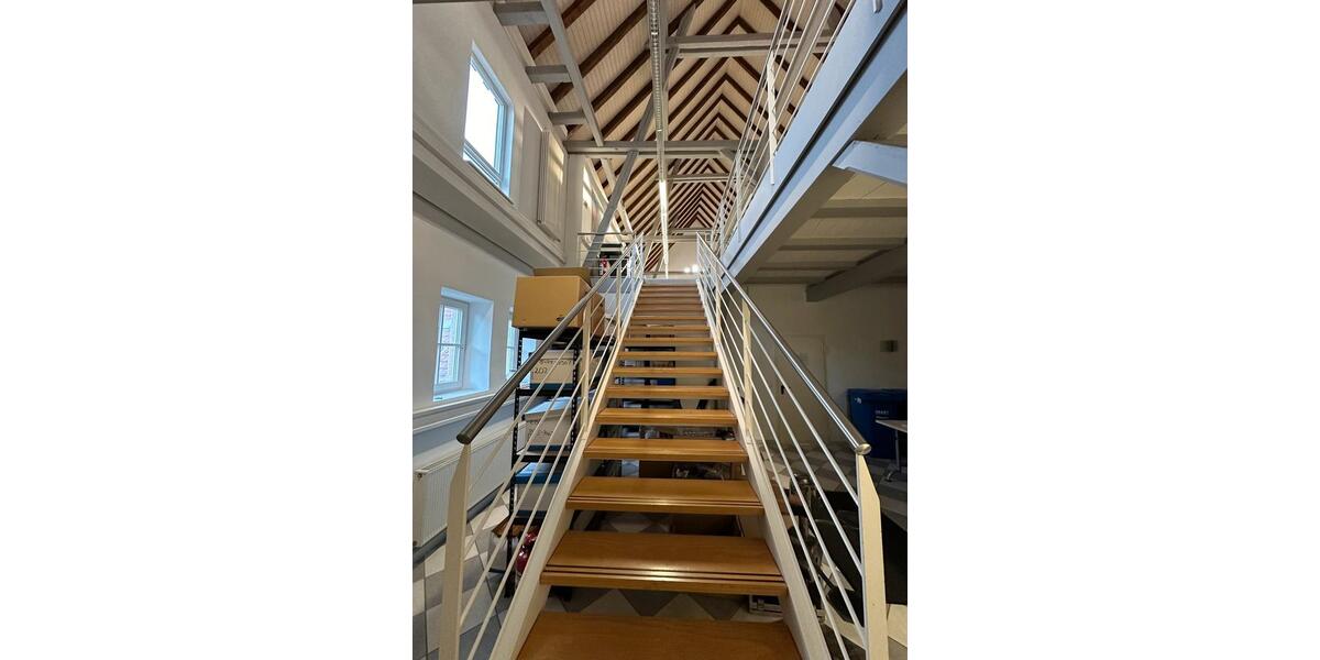 LOFT BÜRO VIEL PLATZ FÜR KREATIVE KÖPFE zimmer