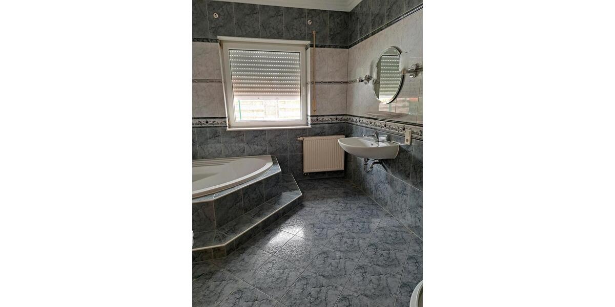 Etagenwohnung Garrel - 4 Zimmer, 120 m&sup2;, 1.100&euro; | Angebot:24830494