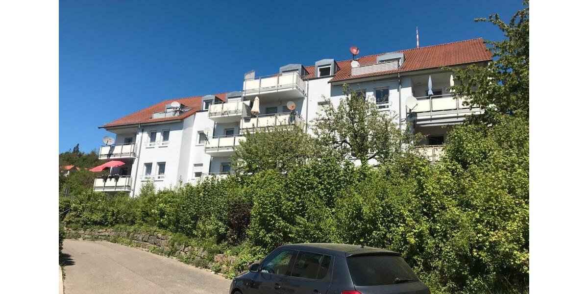 Sonnige 3-Zimmer-Wohnung mit Balkon in Südlage und Enzblick 3 zimmer