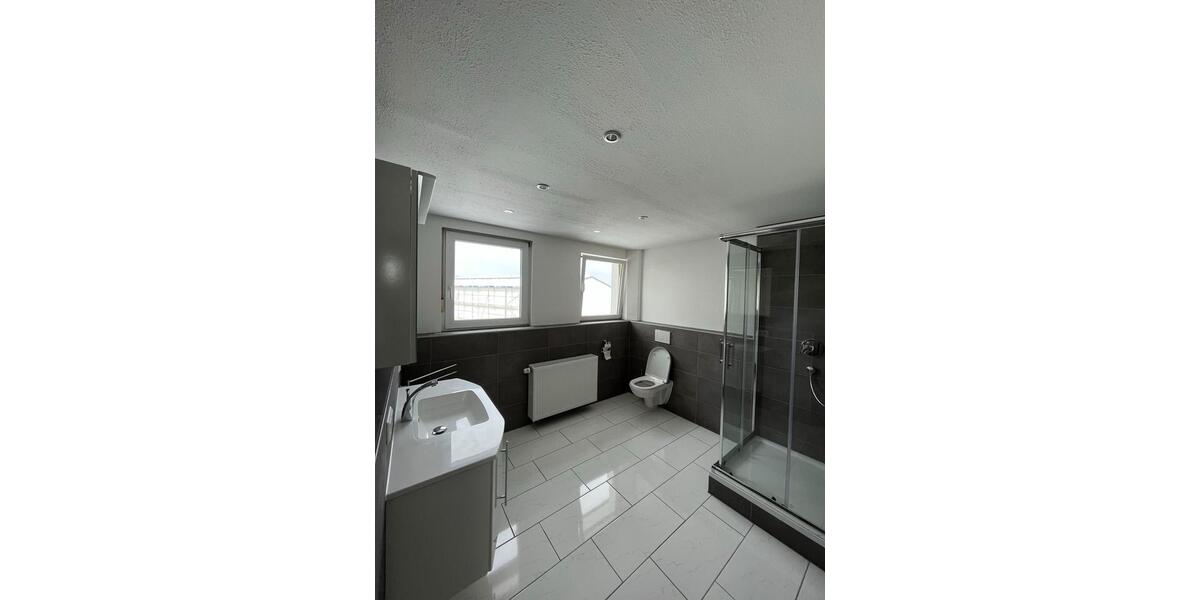 Dachgeschoßwohnung Achstetten - 4 Zimmer, 86 m&sup2;, 1.430&euro; | Angebot:25941991