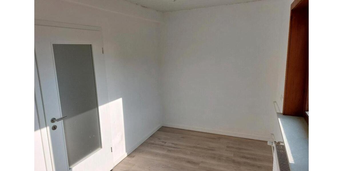 Etagenwohnung Angelburg - 4 Zimmer, 100 m&sup2;, 750&euro; | Angebot:26537434
