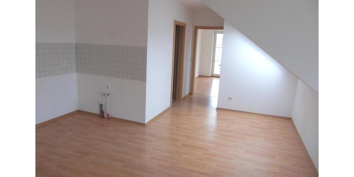 Dachgeschoßwohnung Osterhofen - 2 Zimmer, 42 m&sup2;, 570&euro; | Angebot:24815282