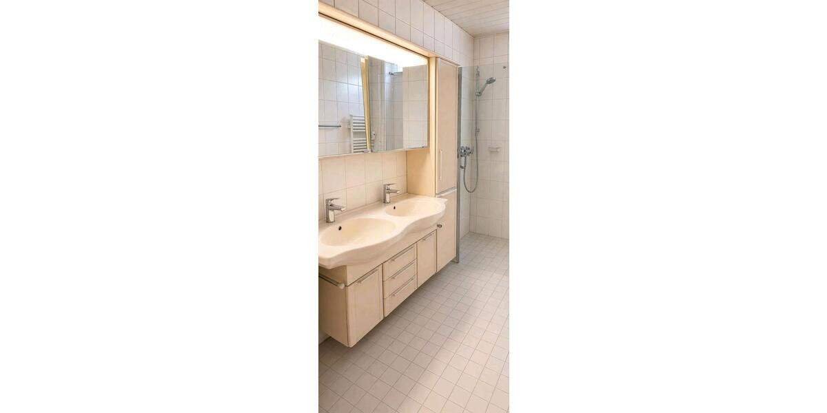 Etagenwohnung Untergruppenbach - 3 Zimmer, 120 m&sup2;, 1.400&euro; | Angebot:26302548