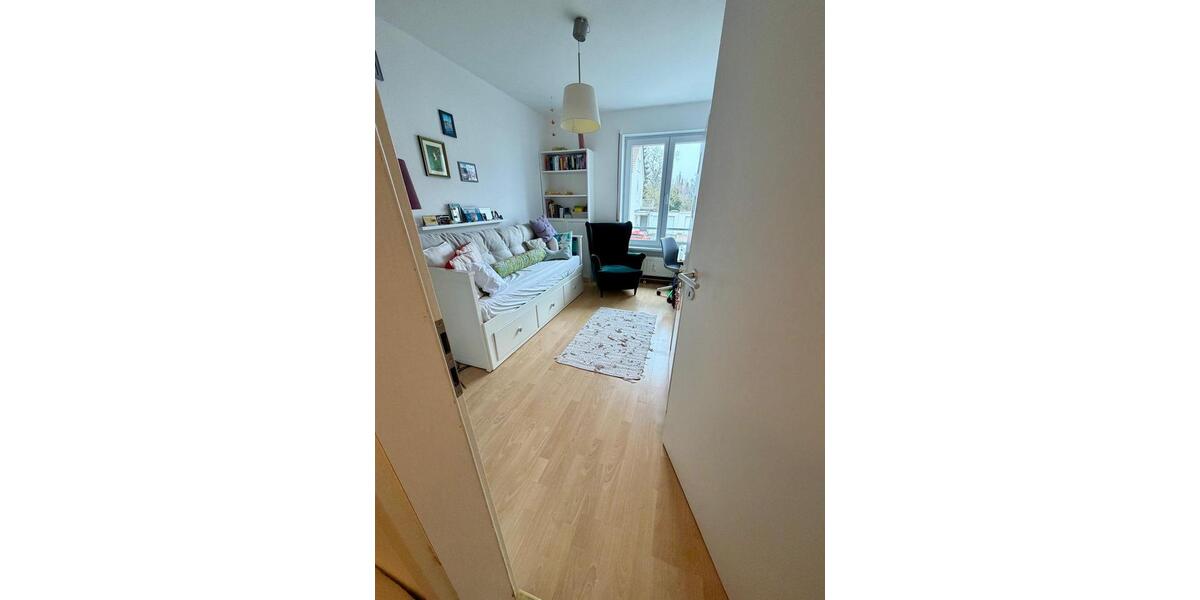 Etagenwohnung Saarbrücken Kieselhumes - 3 Zimmer, 89 m&sup2;, 979&euro; | Angebot:25382375
