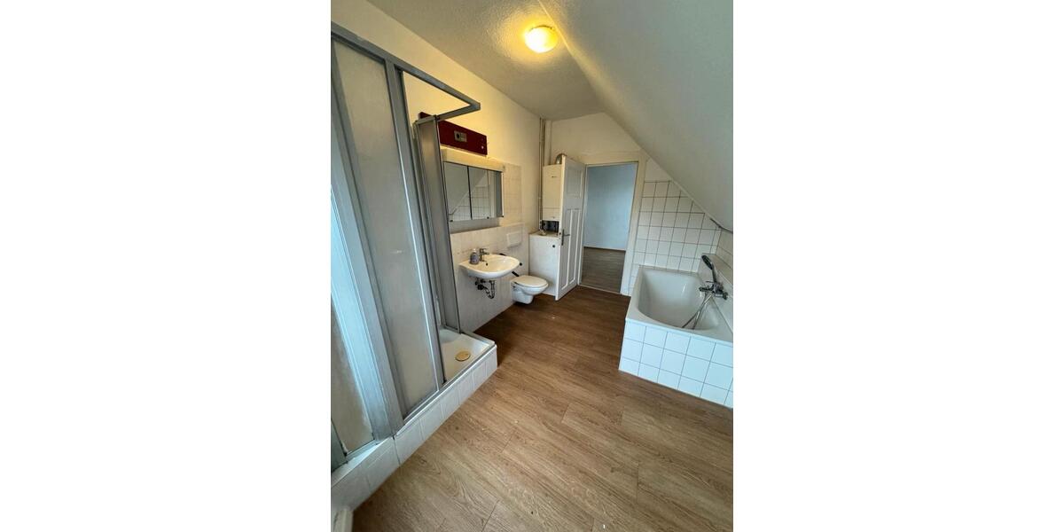 Dachgeschoßwohnung Celle - 3 Zimmer, 85 m&sup2;, 875&euro; | Angebot:25590458