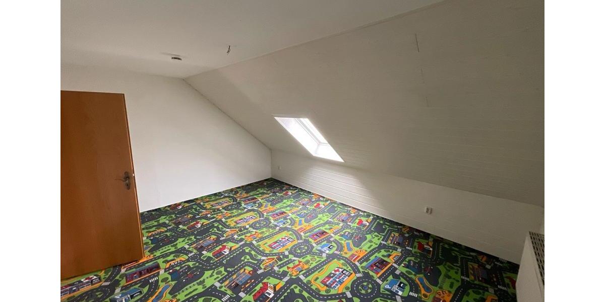 Dachgeschoßwohnung Kindelbrück - 3 Zimmer, 88 m&sup2;, 520&euro; | Angebot:22553780