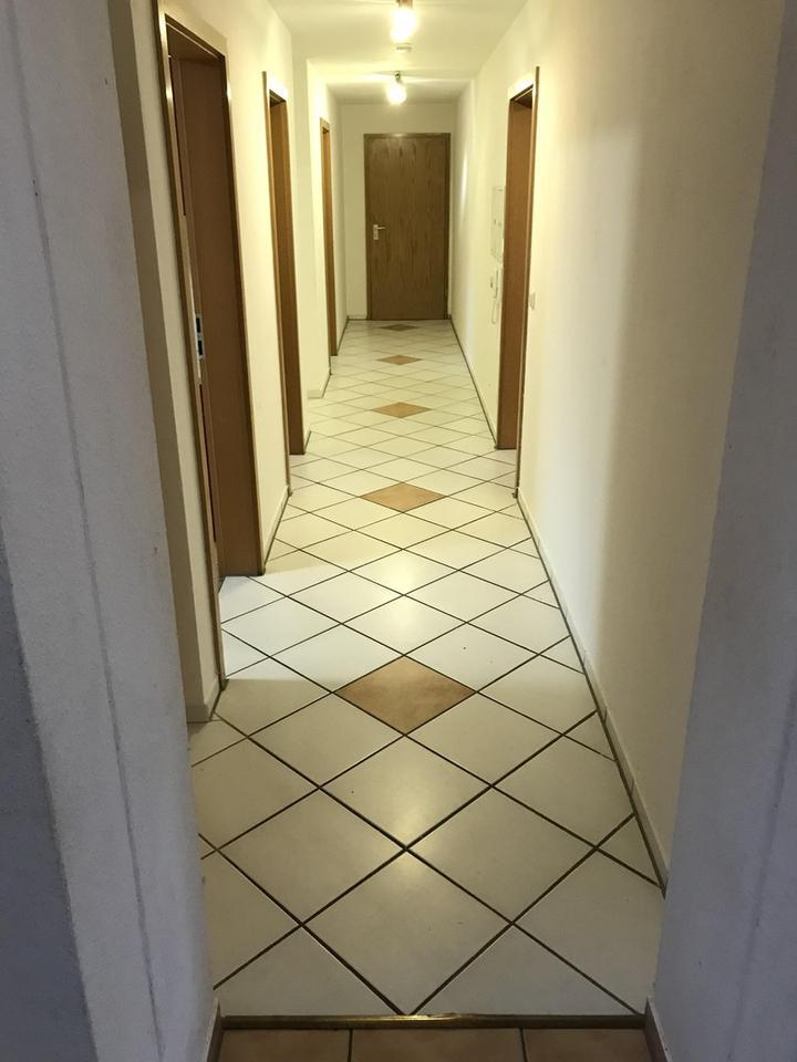 Sofort Einziehen! Modernes Wohnen im Grünen: 4-Zimmerwohnung mit Balkon in Oberneuching