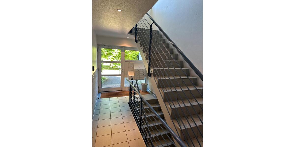 Helle moderne Maisonette Wohnung mit EKB, Balkon und Tiefgaragenplatz in Meerbusch-Osterath. 2 zimmer