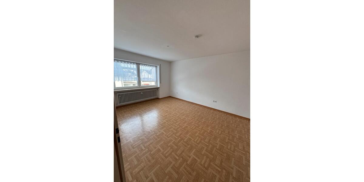 Etagenwohnung Wettstetten - 5 Zimmer, 120 m&sup2;, 1.700&euro; | Angebot:24430414
