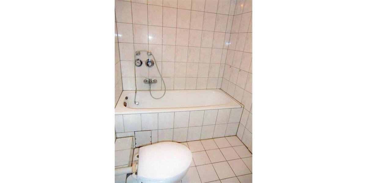 Dachgeschoßwohnung Güstrow - 2 Zimmer, 50 m&sup2;, 335&euro; | Angebot:26565361