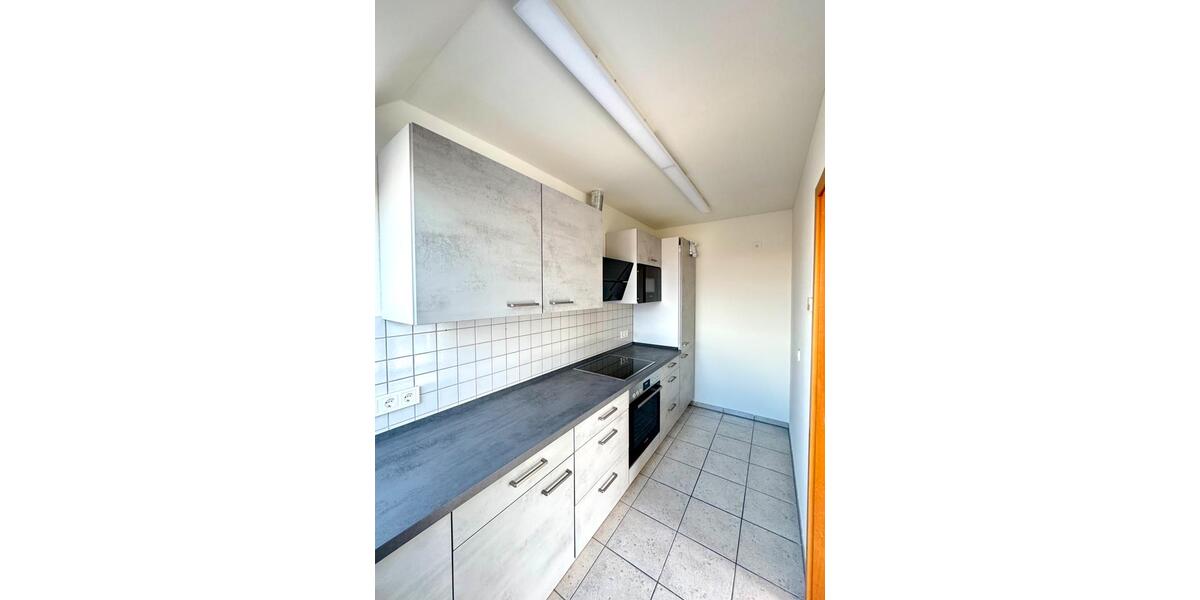 Dachgeschoßwohnung Östringen - 3 Zimmer, 76 m&sup2;, 850&euro; | Angebot:25942952