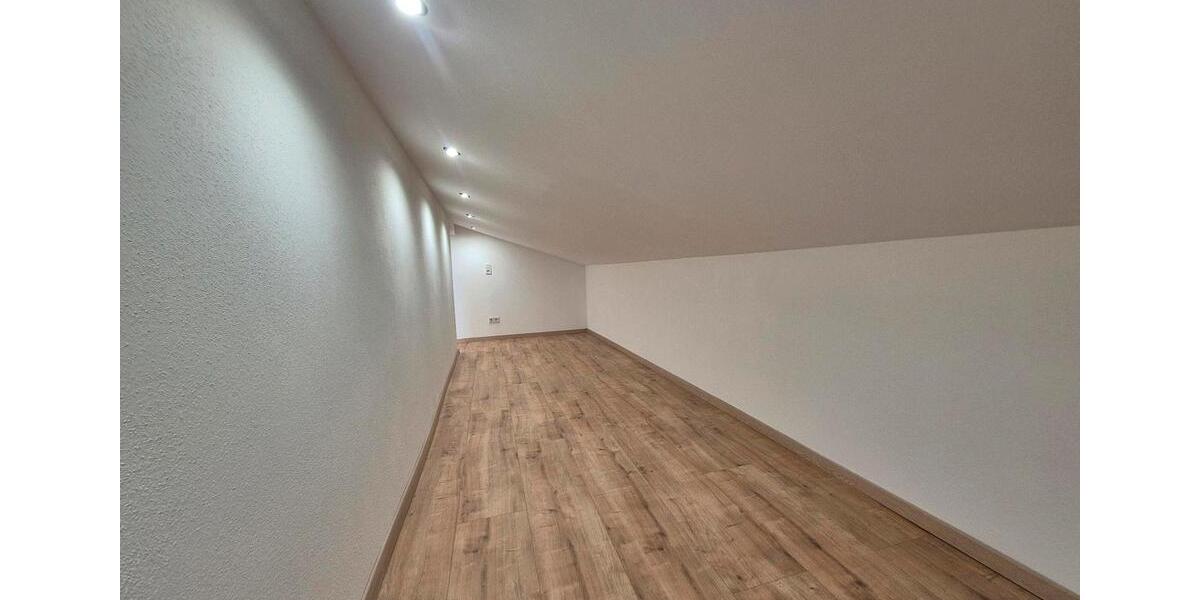 Dachgeschoßwohnung Sankt Ingbert - 1 Zimmer, 86 m&sup2;, 850&euro; | Angebot:26532843