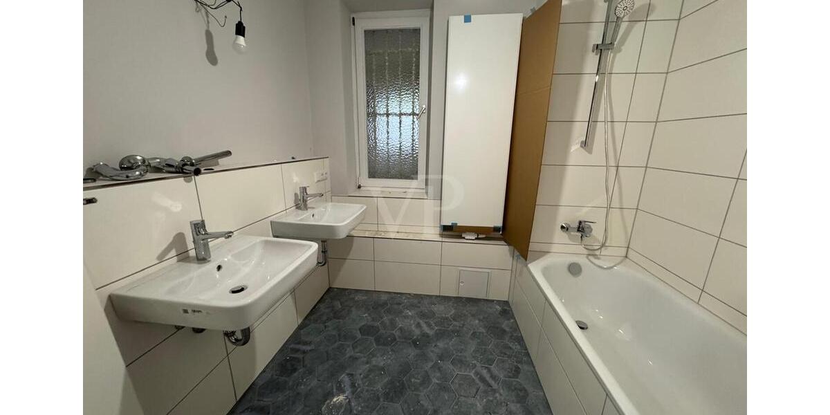 Maisonettenwohnung Marburg - 5 Zimmer, 200 m&sup2;, 3.100&euro; | Angebot:24867686