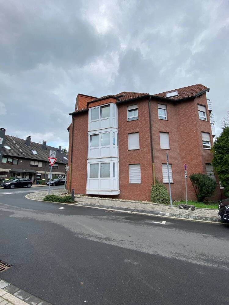 NUR mit WBS!! Geräumige 3,5 Zimmer DG Wohnung mit großem Balkon