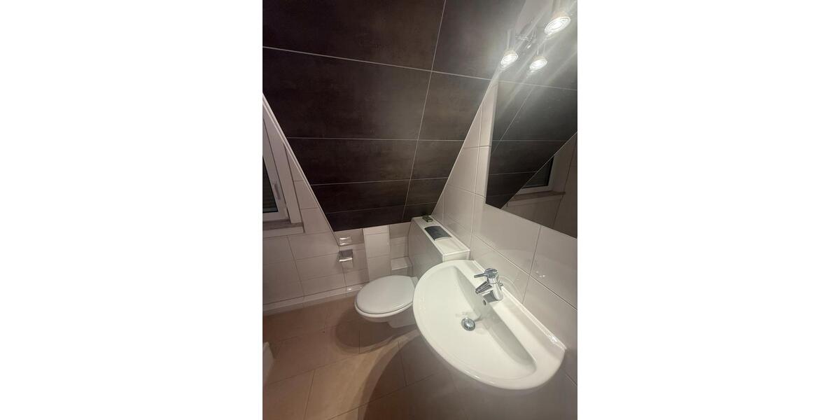 Dachgeschoßwohnung Weißenburg in Bayern - 2 Zimmer, 4 m&sup2;, 690&euro; | Angebot:24354131