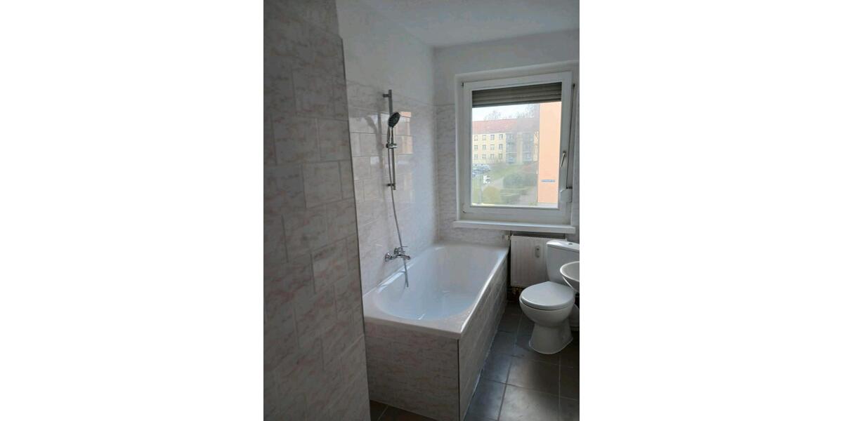 Etagenwohnung Hohenmölsen - 2 Zimmer, 50 m&sup2;, 450&euro; | Angebot:25783068