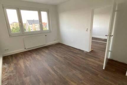Wurzen* helle 2 Zimmer-Wohnung* renoviert* sep. Küche*Tageslichtbad*