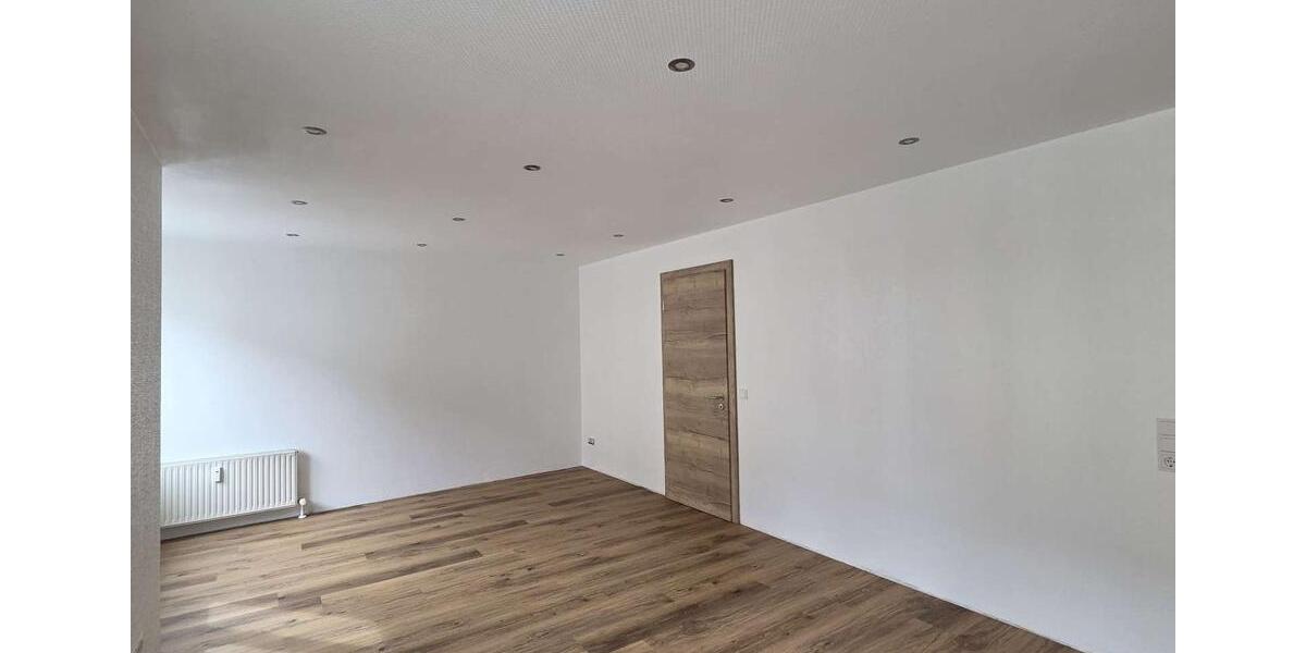 Etagenwohnung Meiningen - 4 Zimmer, 122 m&sup2;, 1.220&euro; | Angebot:25267136