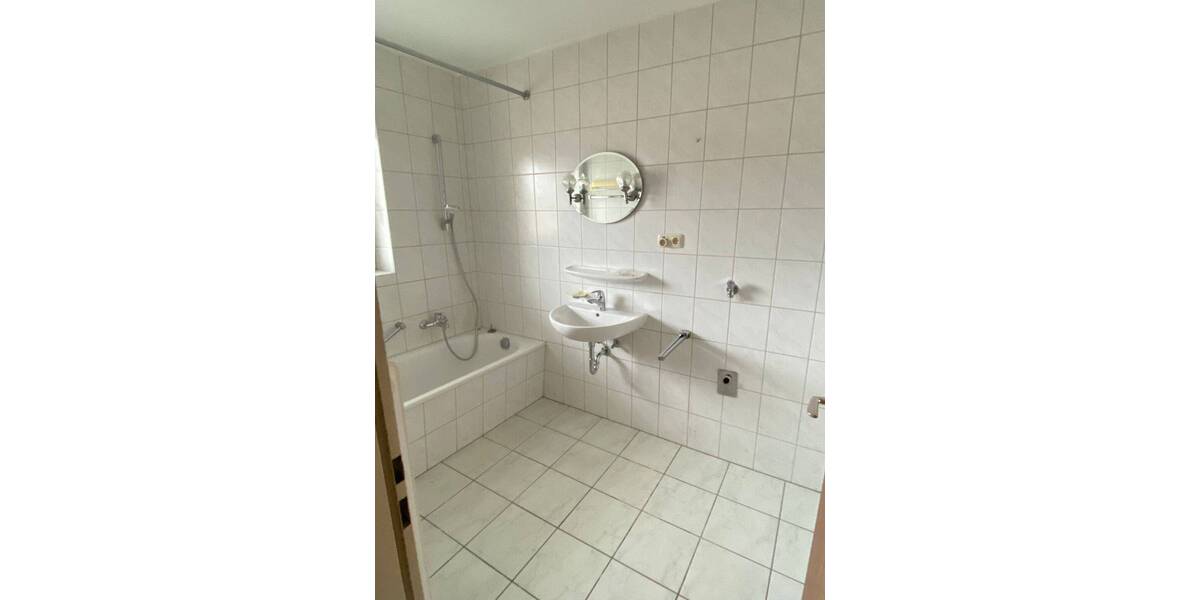 Etagenwohnung Singen - 3 Zimmer, 82 m&sup2;, 890&euro; | Angebot:26157554