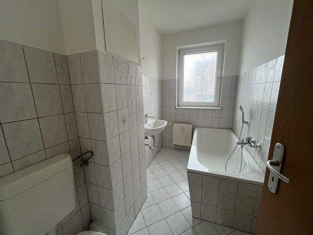 Etagenwohnung Zwickau Pölbitz - 4 Zimmer, 65 m&sup2;, 381&euro; | Angebot:26826666