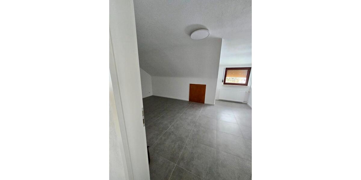 Dachgeschoßwohnung Allendorf (Eder) - 3 Zimmer, 89 m&sup2;, 850&euro; | Angebot:26356224