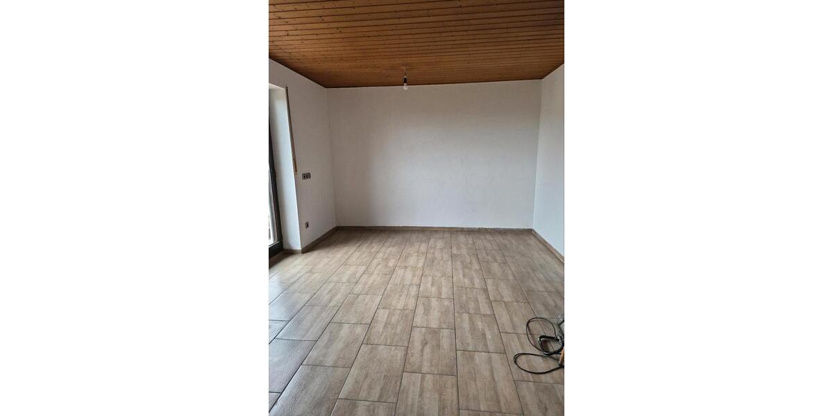 Dachgeschoßwohnung Schmidgaden - 4 Zimmer, 120 m&sup2;, 1.100&euro; | Angebot:26200829