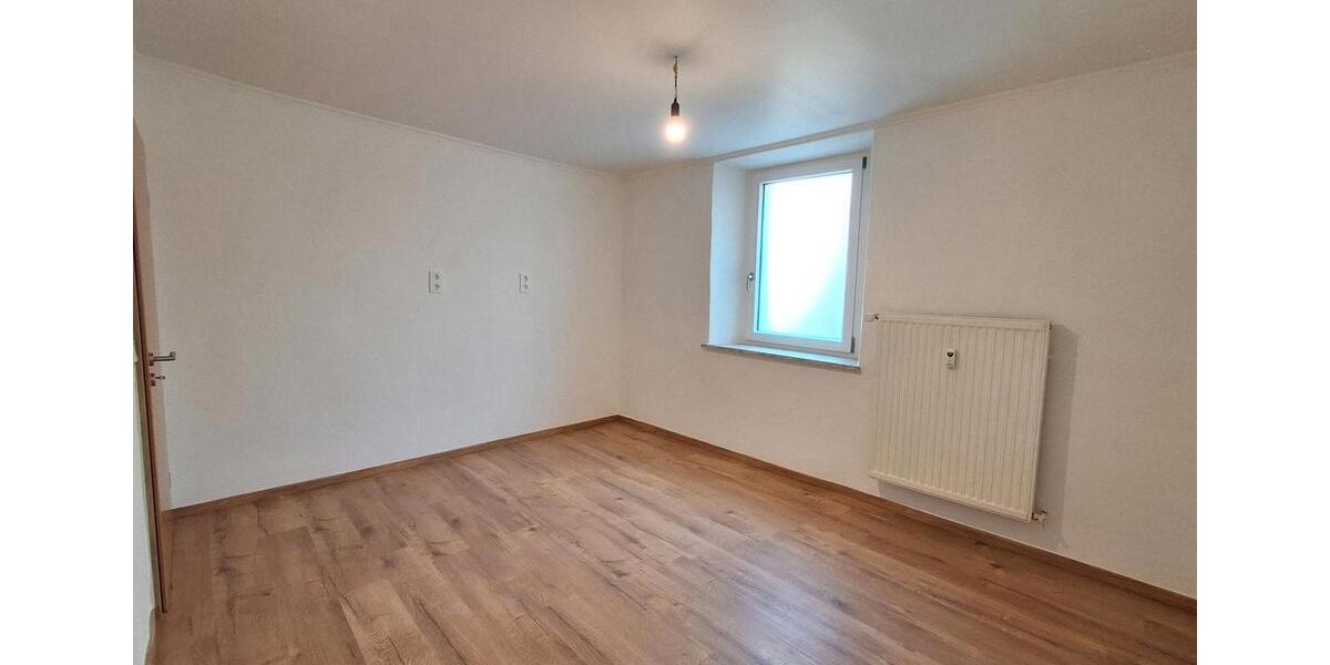 Etagenwohnung Neustadt an der Waldnaab - 5 Zimmer, 110 m&sup2;, 1.200&euro; | Angebot:26253658