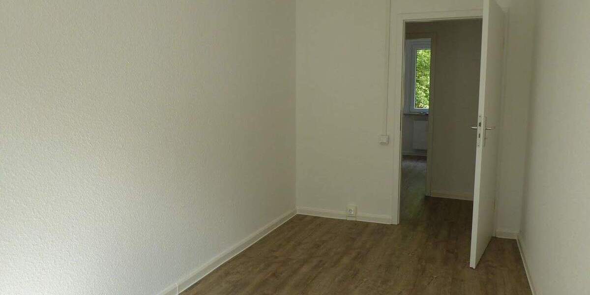 Etagenwohnung Bernburg (Saale) Bernburg - 3 Zimmer, 57 m&sup2;, 329&euro; | Angebot:25739820