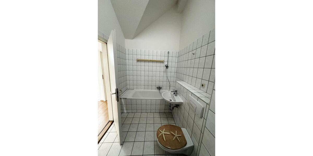 Dachgeschoßwohnung Hohenstein-Ernstthal Ernstthal - 3 Zimmer, 58 m&sup2;, 346&euro; | Angebot:24980587