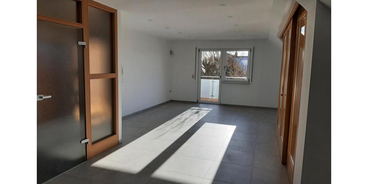 Dachgeschoßwohnung Dentlein am Forst - 4 Zimmer, 97 m&sup2;, 850&euro; | Angebot:26232067