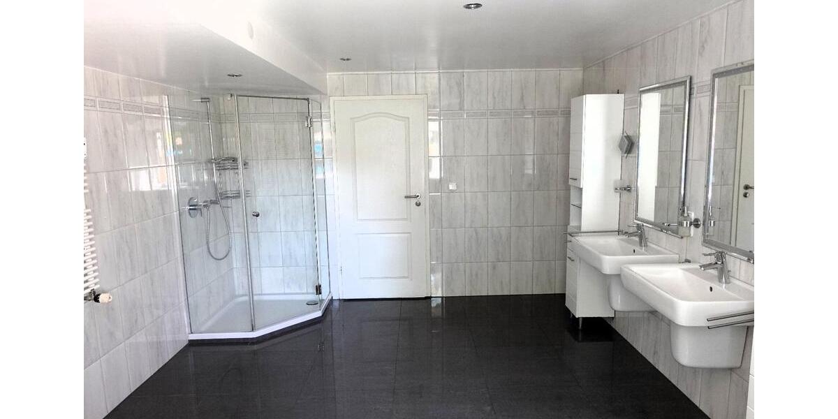 Erdgeschoßwohnung Andechs - 6 Zimmer, 260 m&sup2;, 2.000&euro; | Angebot:26588405