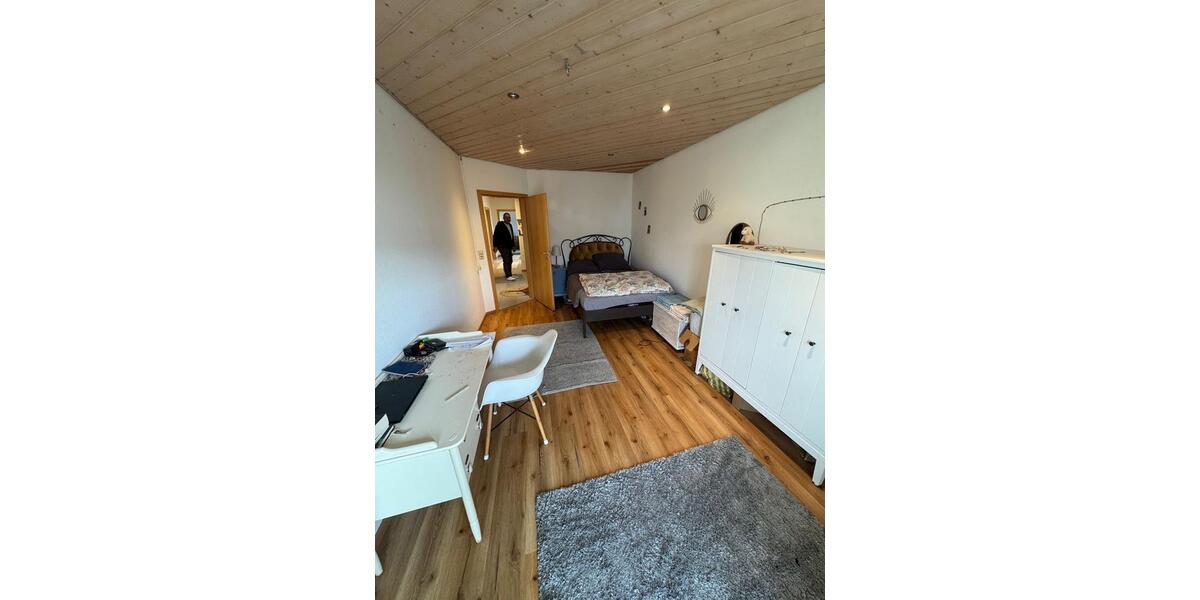 Einfamilienhaus Salem - 5 Zimmer, 180 m&sup2;, 1.750&euro; | Angebot:24705443