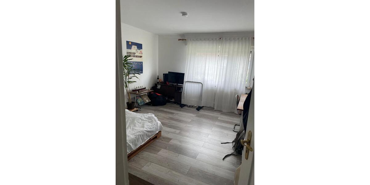 Etagenwohnung Pforzheim - 3 Zimmer, 84 m&sup2;, 800&euro; | Angebot:26678675
