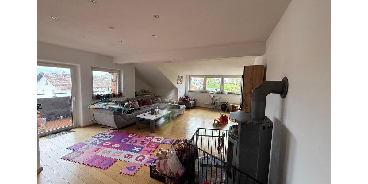 Dachgeschoßwohnung Betzigau - 5 Zimmer, 150 m&sup2;, 1.400&euro; | Angebot:26430039