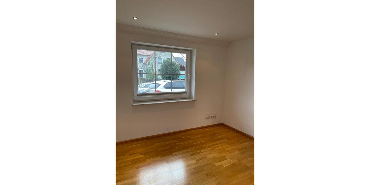 Erdgeschoßwohnung Löhne - 3 Zimmer, 130 m&sup2;, 1.000&euro; | Angebot:24466434