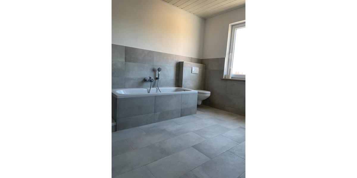 Dachgeschoßwohnung Neustadt bei Coburg - 4 Zimmer, 135 m&sup2;, 895&euro; | Angebot:26705080