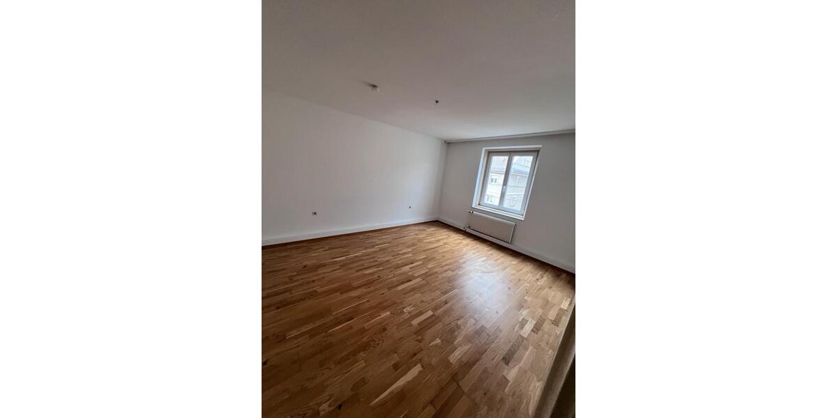 Etagenwohnung Augsburg - 5 Zimmer, 105 m&sup2;, 1.450&euro; | Angebot:25951794