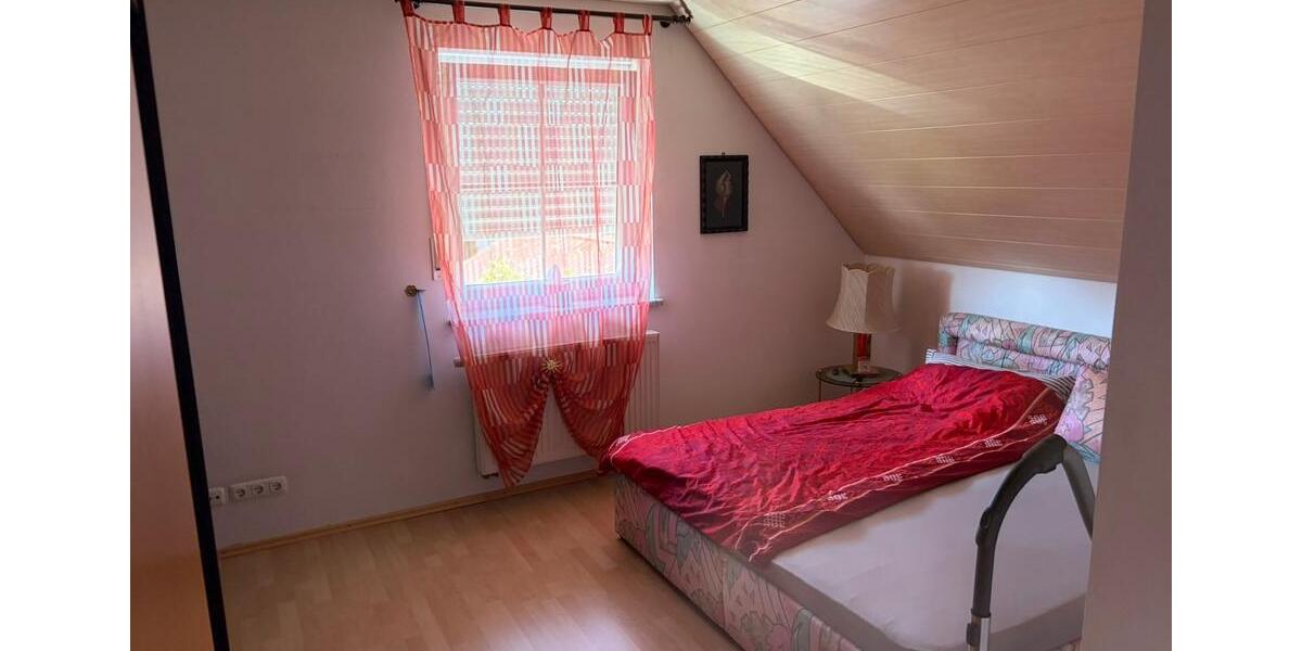 Doppelhaushälfte Geisenfeld - 6 Zimmer, 125 m&sup2;, 1.500&euro; | Angebot:26693812