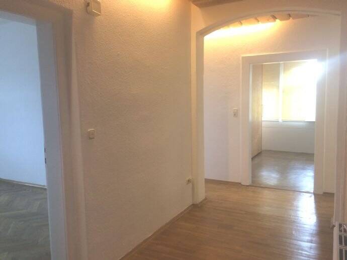 Etagenwohnung Straubing Kagers - 5 Zimmer, 150 m&sup2;, 1.200&euro; | Angebot:26763649