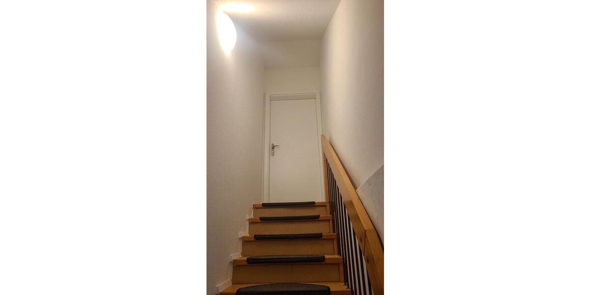 Dachgeschoßwohnung Enger - 2.5 Zimmer, 66 m&sup2;, 600&euro; | Angebot:24783747