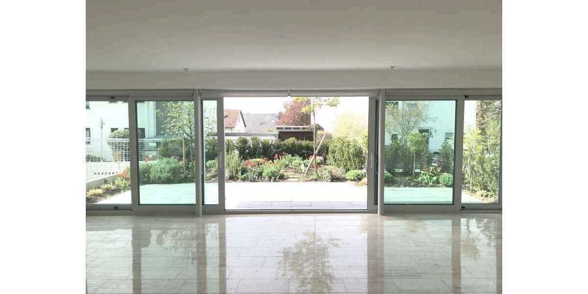 Etagenwohnung Wiesbaden Biebrich - 2 Zimmer, 110 m&sup2;, 1.700&euro; | Angebot:27242797