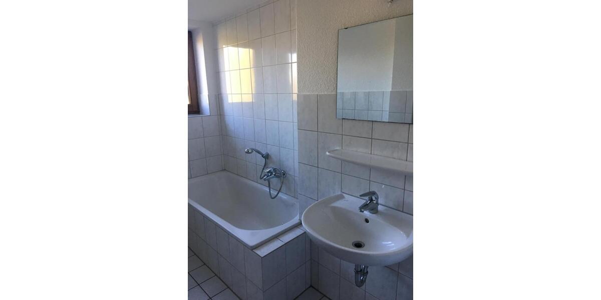 Etagenwohnung Krefeld Gellep-Stratum - 1 Zimmer, 71 m&sup2;, 700&euro; | Angebot:24876823